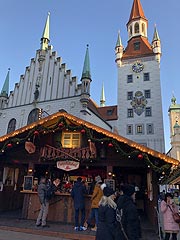 Punschstüberl auf dem Christkindlmarkt am Münchner Marienplatz (©Foto: Martin Schmitz)